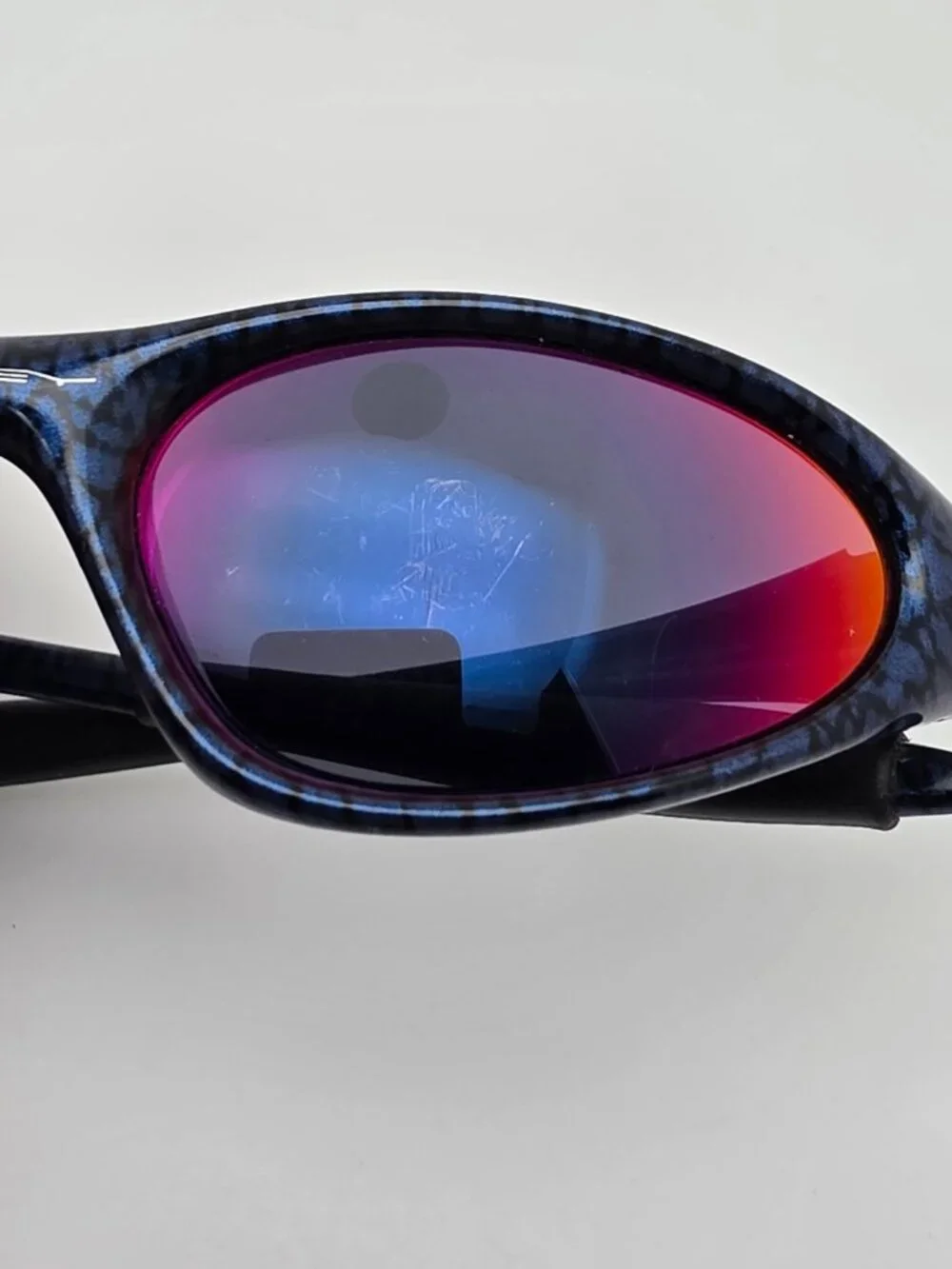 Oakley 04-088 Minute Gen 2 Cobalt Frame +Red Iridium Lens Sunglasses 54-18-133